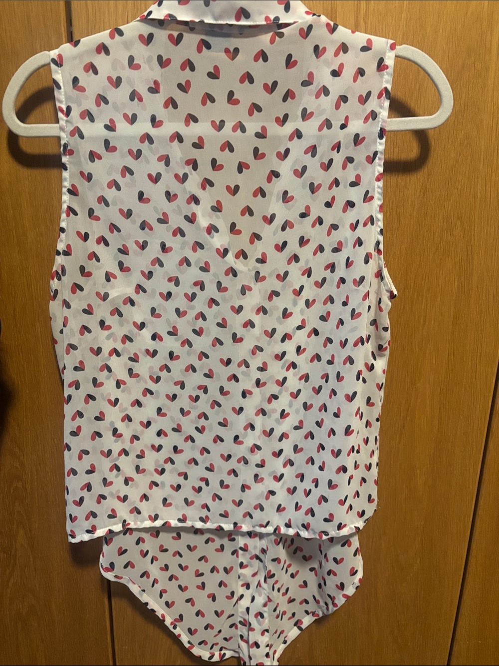 Timing Cream Sleeveless Button-Down Top with Pink & Black Heart Motif - Picture 2 of 4